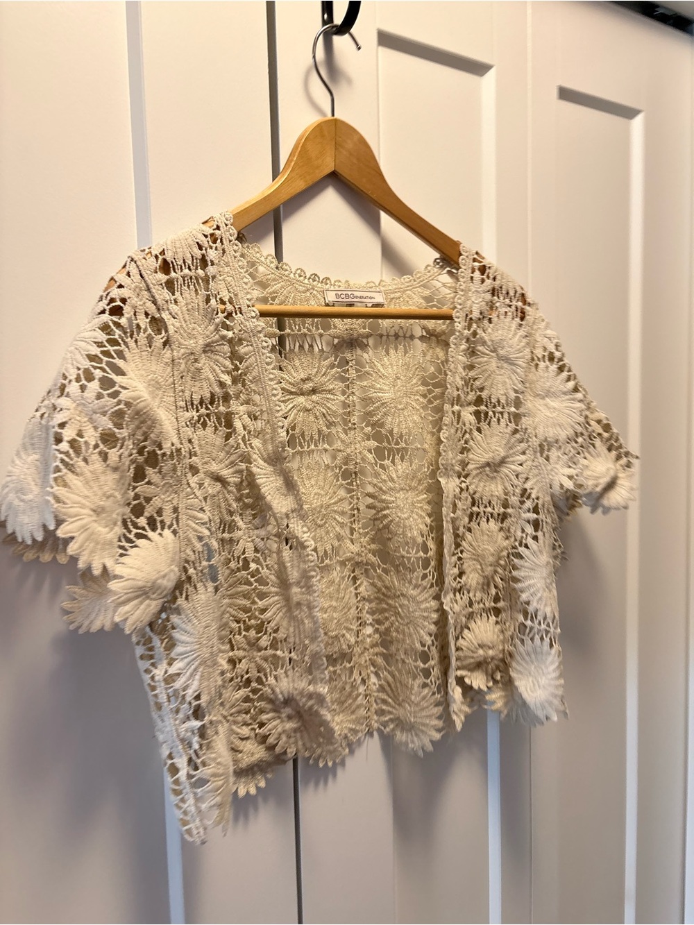 BCBGMAXAZRIA Cream Crochet Short Sleeve Cardigan daisy 🌼 floral hippy summer